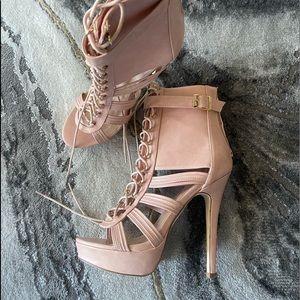 Shoe dazzle heels 6 inch heel about 1 1/2 inch platform. Never worn